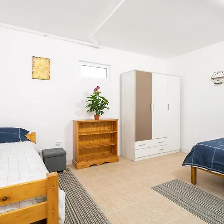 Holiday home Rr *